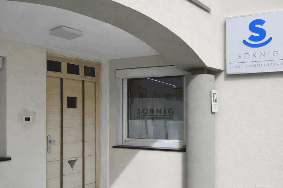Studio Odontoiatrico Sornig La Villa Badia Bolzano Insegna luminosa